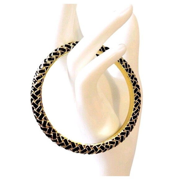 Lilly Pulitzer Signed Gold Tone Bangle Bracelet - Picture 1 of 4